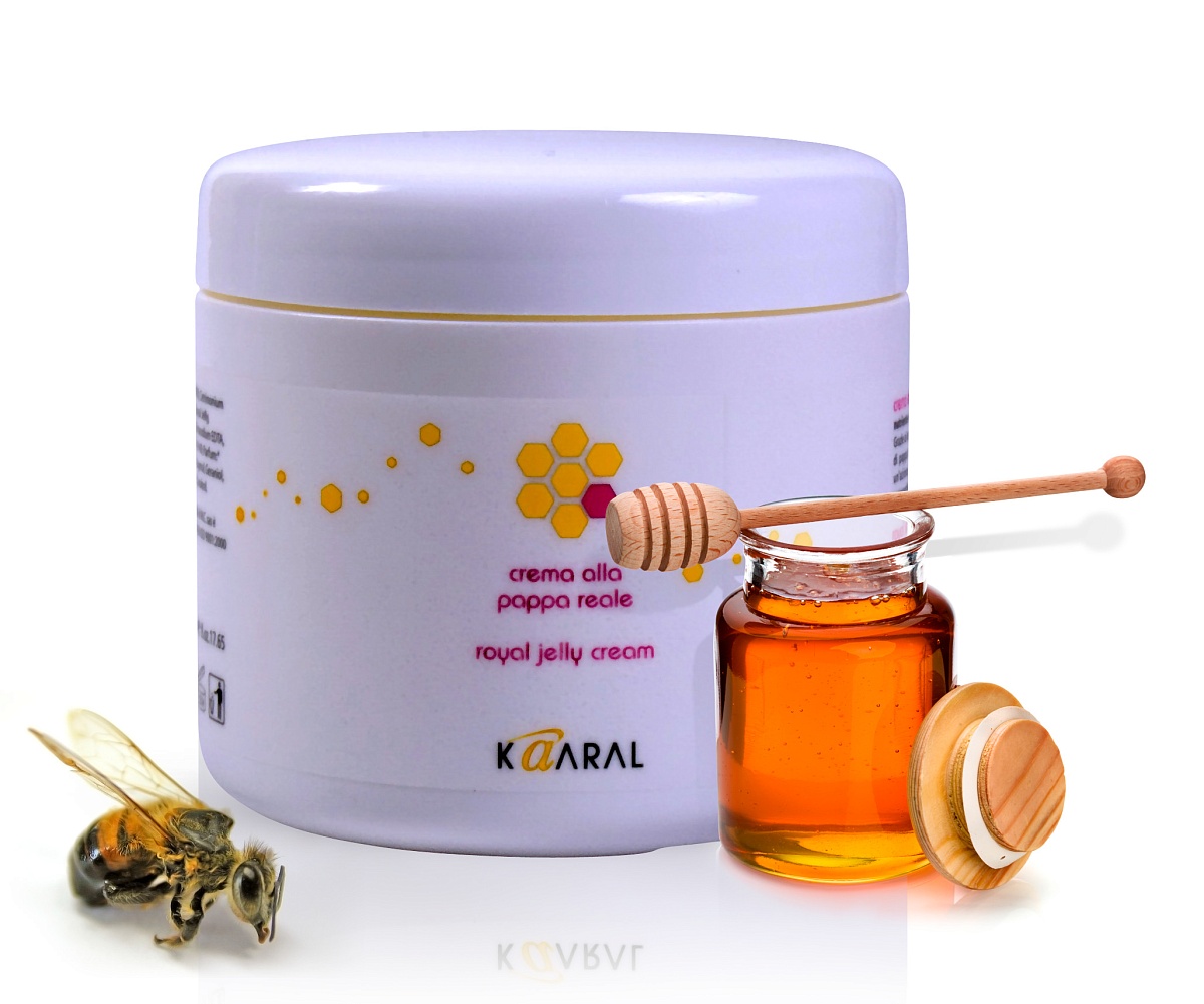 Kaaral AAA Реконструирующая маска для волос Kaaral Royal jelly cream с  пчелиным маточным молочком, 500 мл, 004А | Креатив.рф — интернет-магазин |  Липецк, Елец, Воронеж, Брянск, Тамбов, Клинцы, Мичуринск, другие города  России